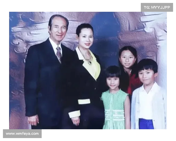 齐娇带女儿学游泳,大女儿身高暴涨,似乎继承了赌王三太陈婉珍的美貌基因 齐娇带女儿学游泳,大女儿身高暴涨,似乎继承了赌王三太陈婉珍的美貌基因